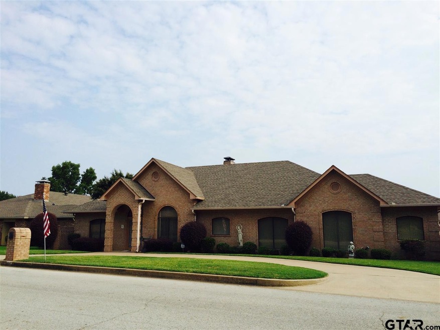 512 512 Woodland Hills, Tyler, TX 75701 - photo 1