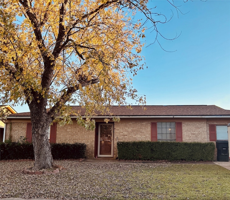 2214 Kirby Smith Dr, Bossier City, LA 71112 - photo 1