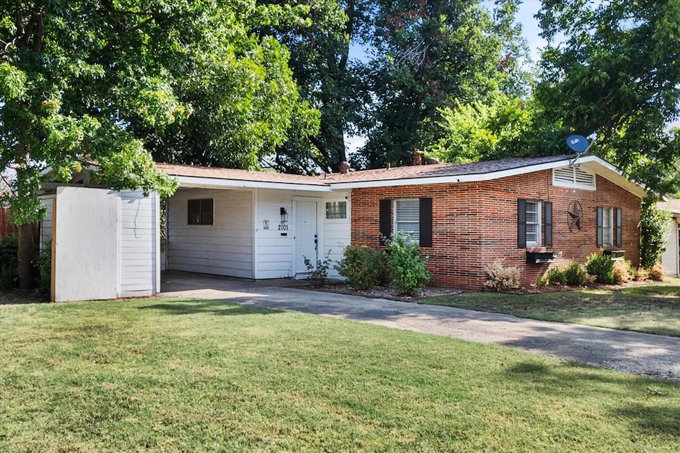 Cute house ready for first time home buyer.