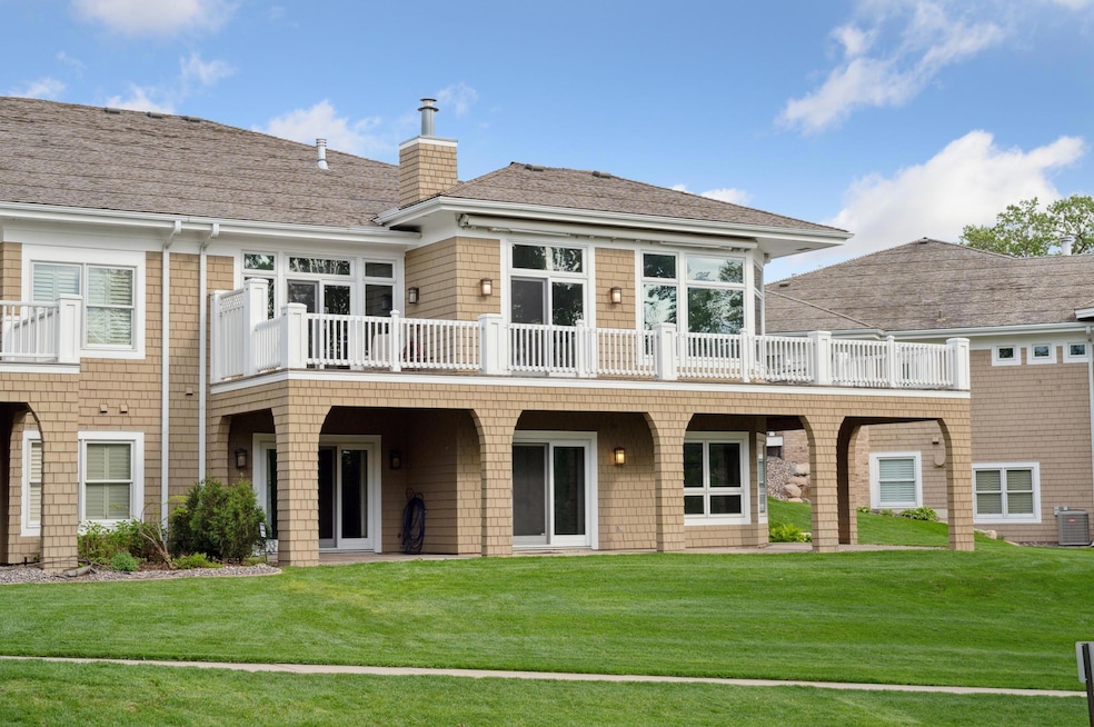 716 Widsten Cir, Wayzata, MN 55391 - photo 1