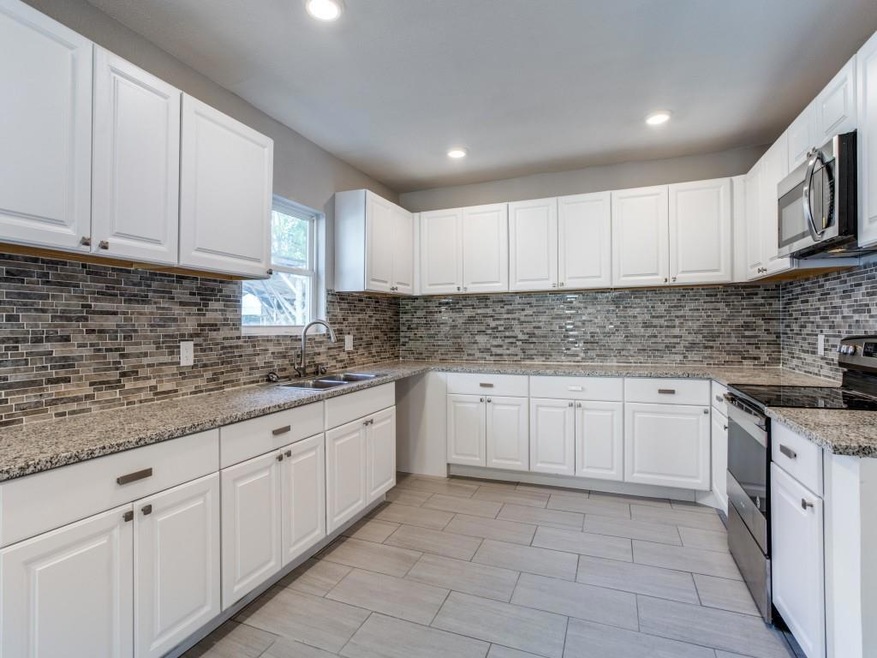 1500 N Preston St, Ennis, TX 75119 - photo 1