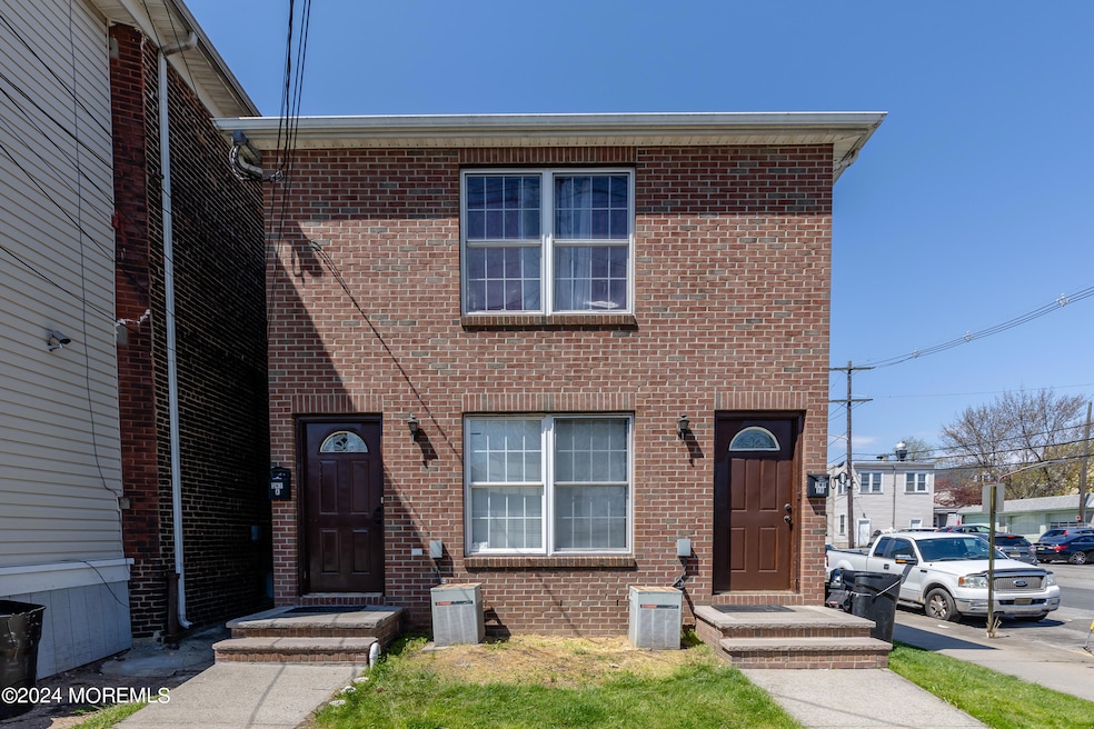 347 Elm St