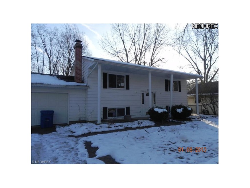 805 Hollywood Ave, Sheffield Lake, OH 44054 - photo 1