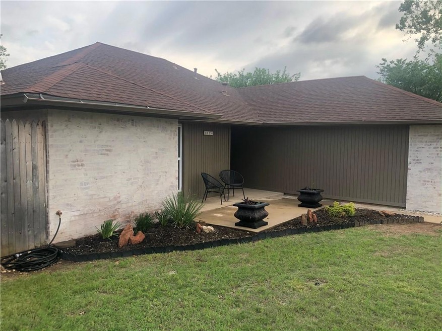 1320 NE 22nd St, Moore, OK 73160 - photo 1