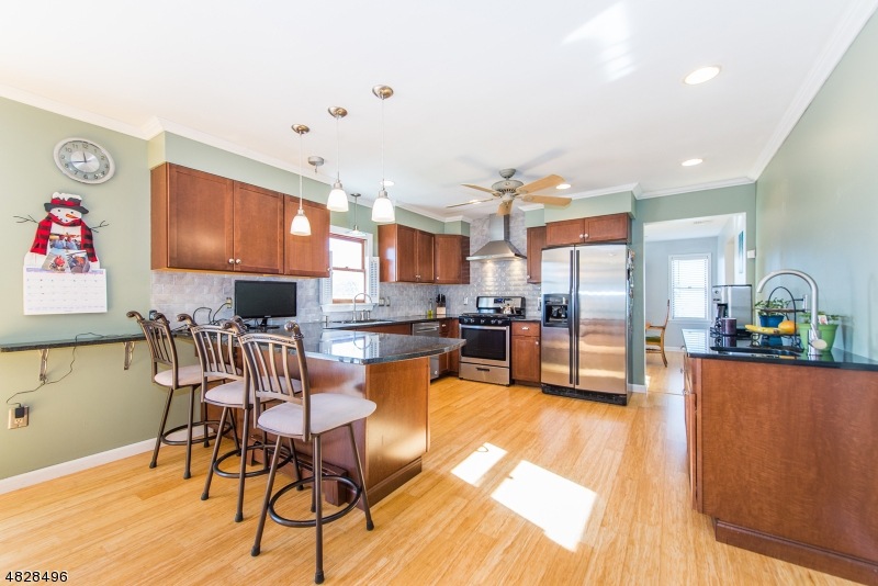 8 Crestwood Ct, Hackettstown, NJ 07840 - photo 1