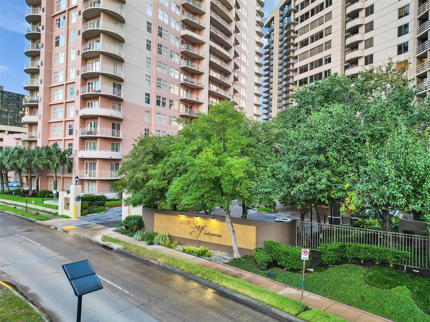 Sage Condominiums unit 812, Houston, TX 77056 - photo 1