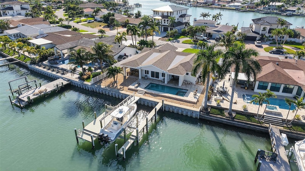 1232 79th St S, Saint Petersburg, FL 33707 - photo 1