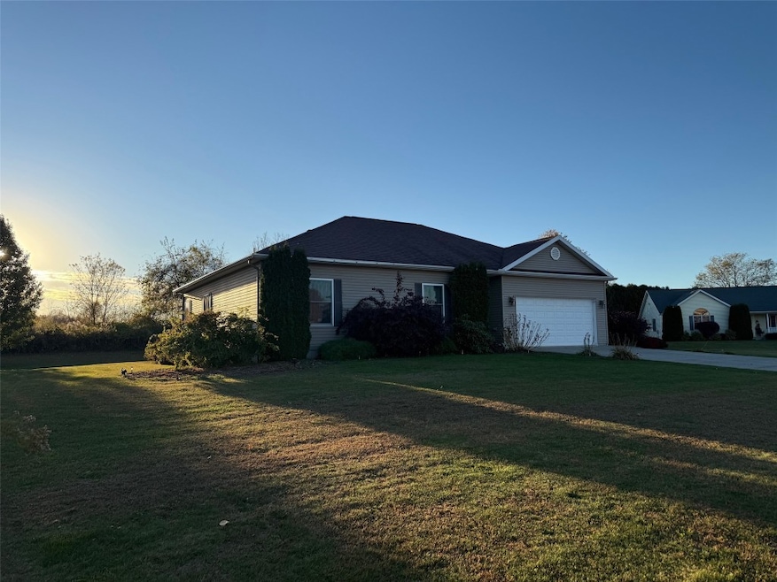 3920 Pin Oak Dr, Girard, PA 16417 - photo 1