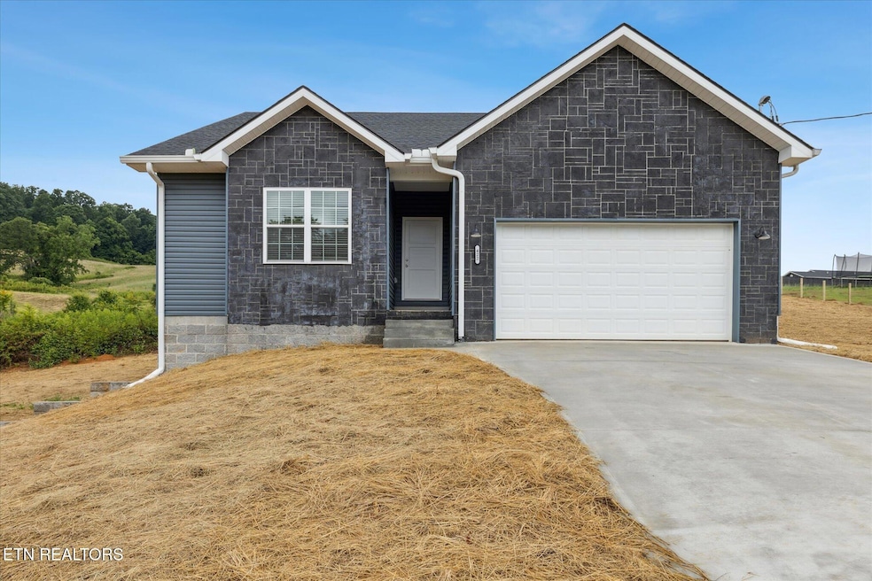 422 Mcguire Rd, New Market, TN 37820 - photo 1