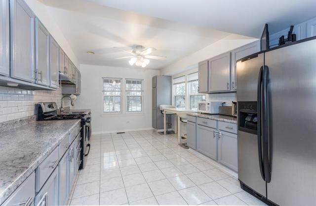 1521 N Mcaree Rd, Waukegan, IL 60085 - photo 1