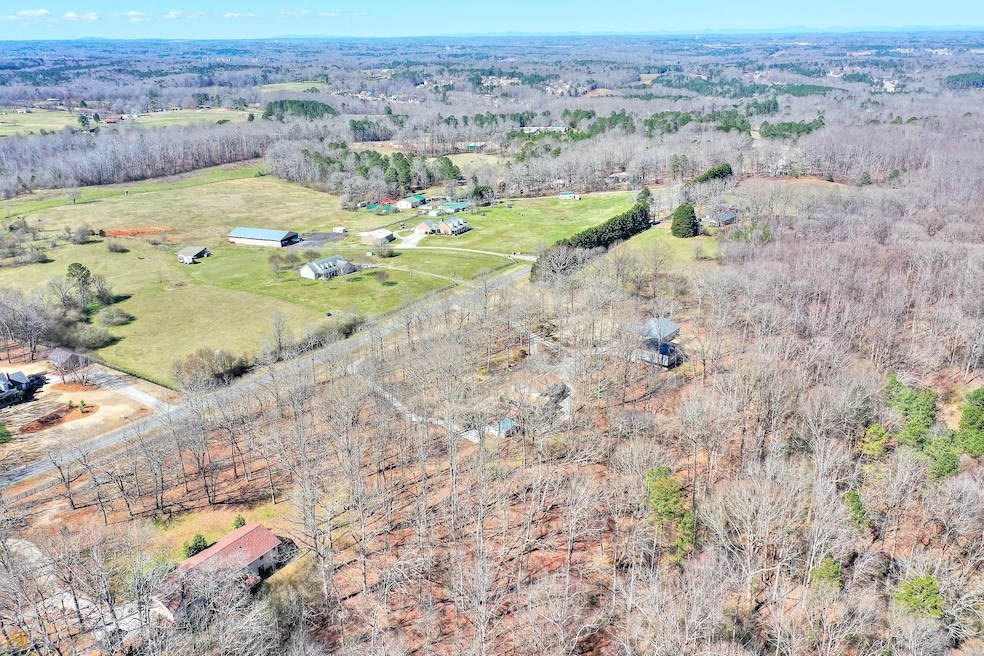 573 Than Skinner Rd, Winder, GA 30680 - photo 1