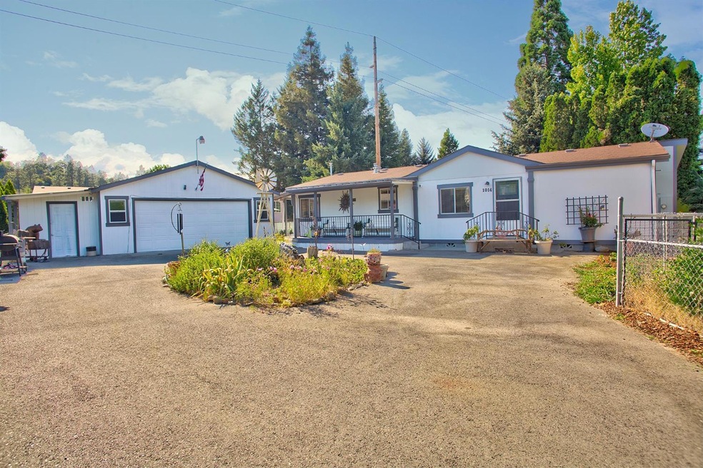 1014 Idle Ct, Grants Pass, OR 97527 - photo 1