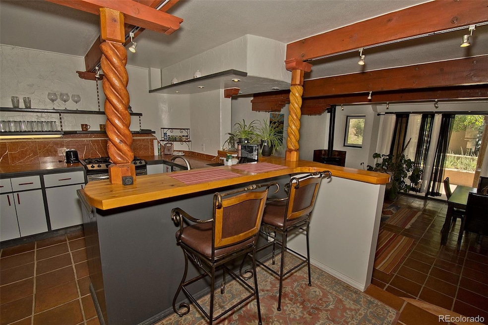 Eat in nook and kitchen.