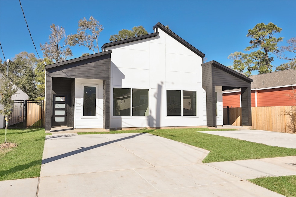 8137 Cabot St unit A/B, Houston, TX 77078 - photo 1