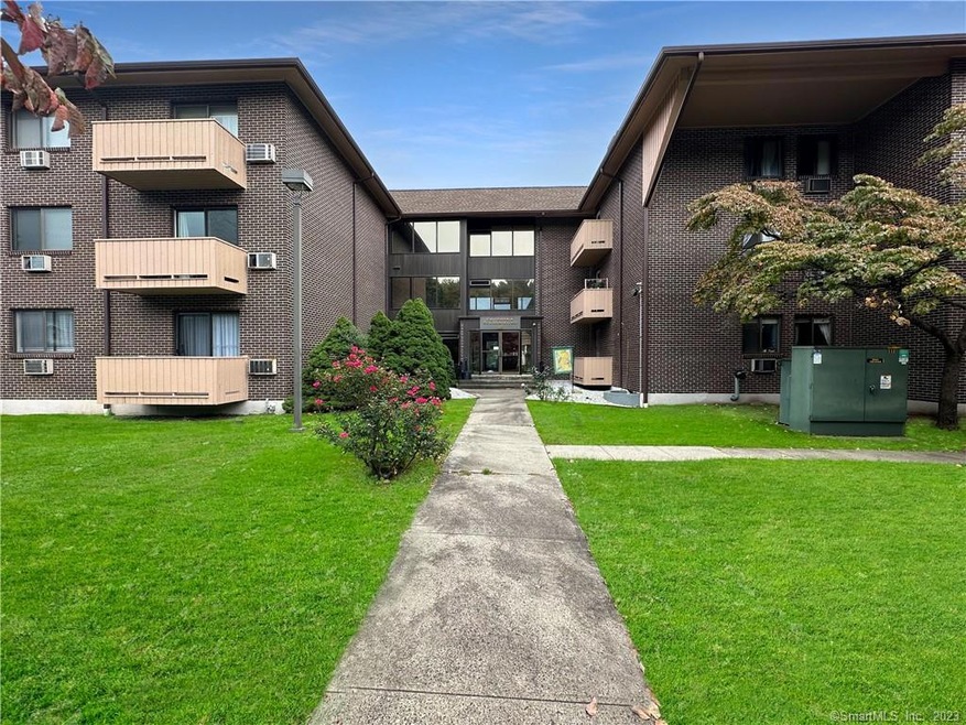 40 California St unit B7, Stratford, CT 06615 - photo 1