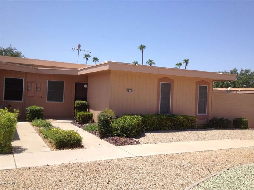 10564 W Palmeras Dr, Sun City, AZ 85373 - photo 1