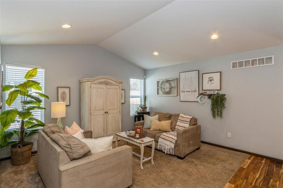 1791 Mallory St SW, Cedar Rapids, IA 52404 - photo 1