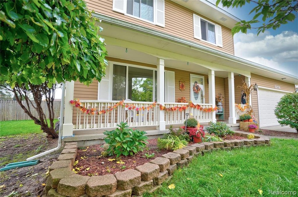 5253 Lethbridge Rd  07.jpg