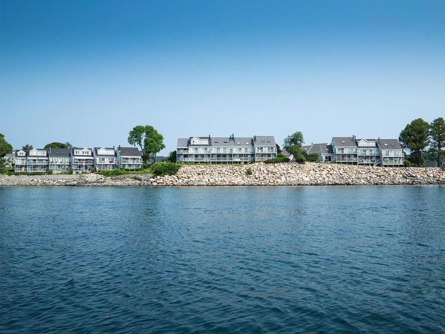 This fantastic oceanfront end-unit...