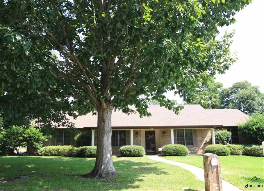 914 914 Pam, Tyler, TX 75703 - photo 1