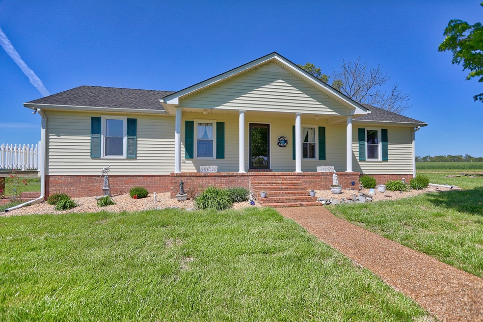 Lovingly maintained ranch-style home just minutes from I-65. 35 minutes from Nashville and about 30 minutes from Bowling Green, KY.