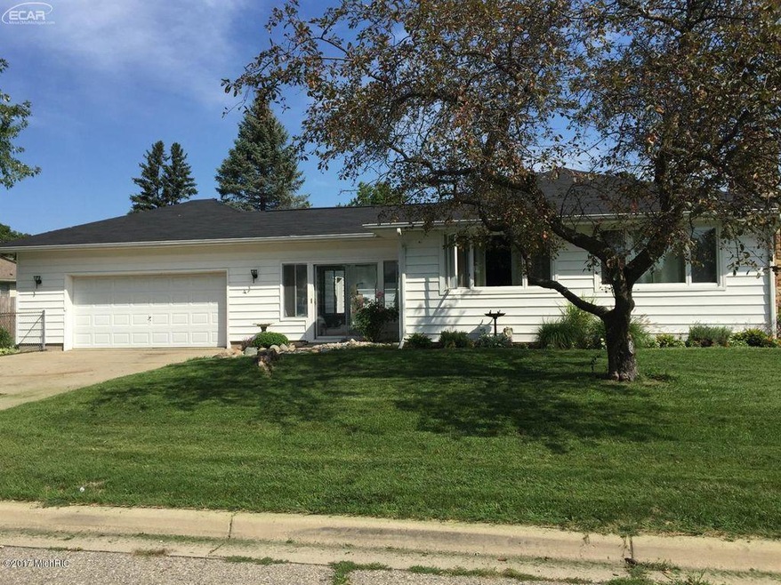 1201 Orchard St, Owosso, MI 48867 - photo 1