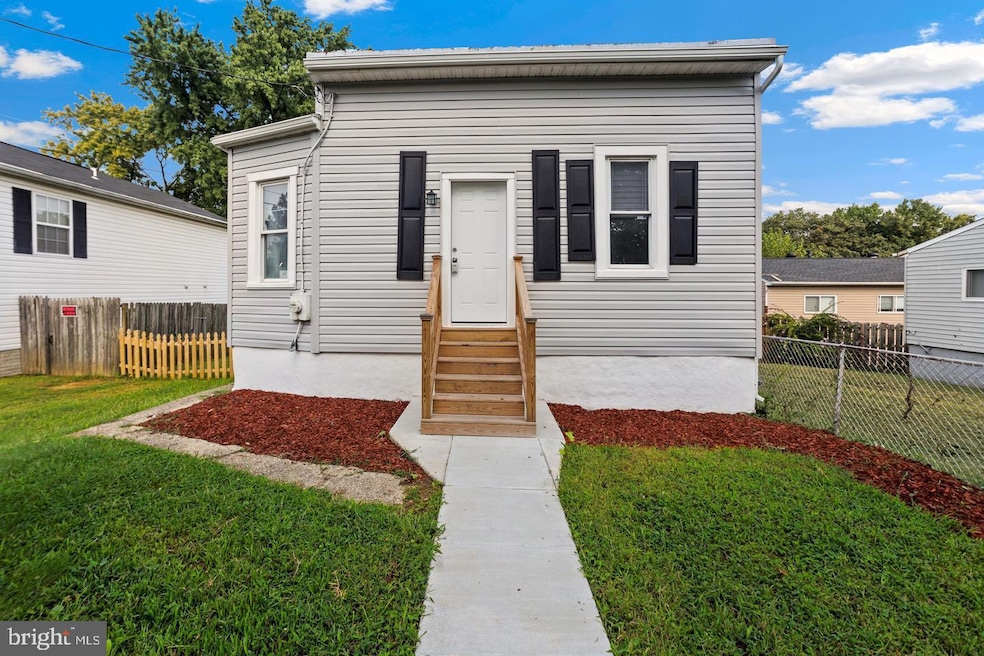 905 Drum Ave, Capitol Heights, MD 20743 - photo 1