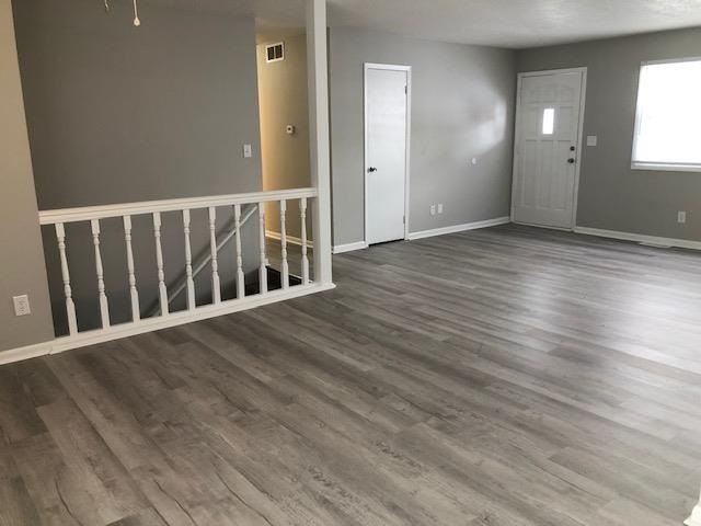 1404 Shelly Dr, Mulvane, KS 67110 - photo 1