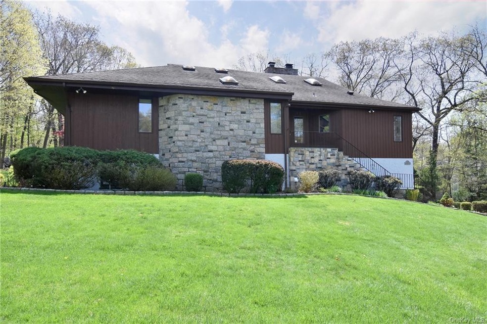 410 Riverview Rd, Irvington, NY 10533 - photo 1