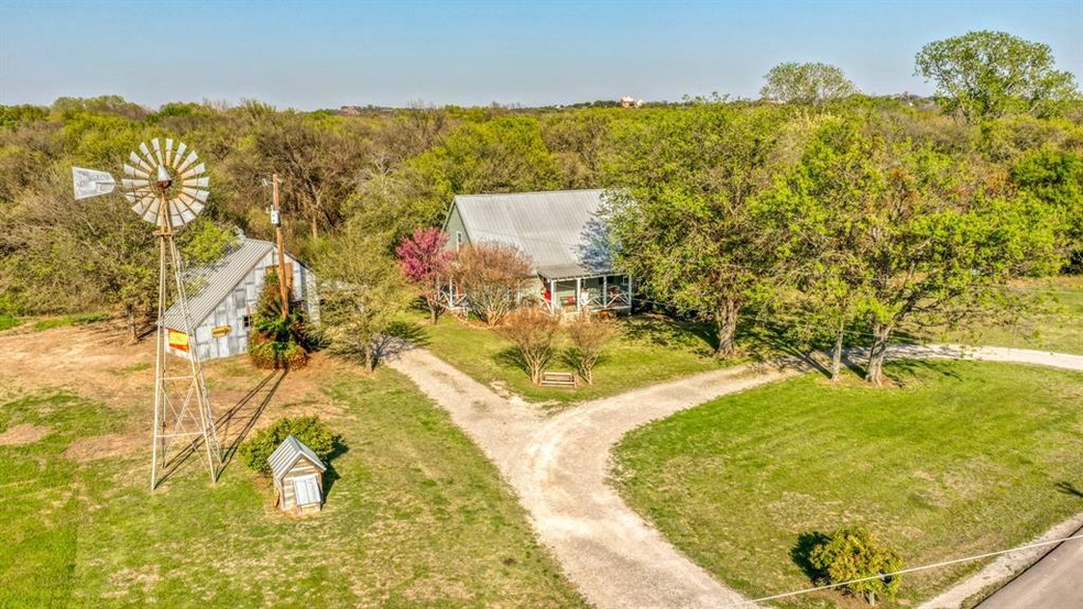 890 Tanglewood Dr, Weatherford, TX 76087 - photo 1