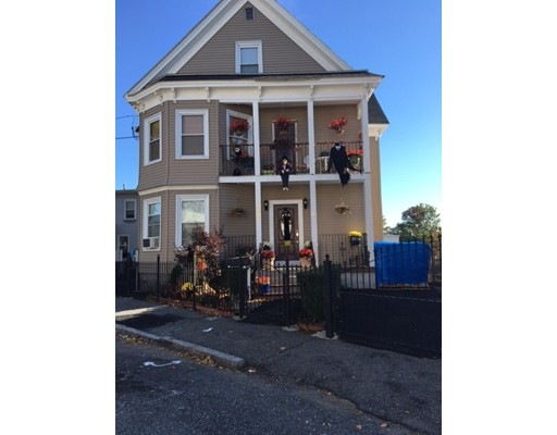 82 Grand St unit 3rd Floor, Lowell, MA 01851 - photo 1