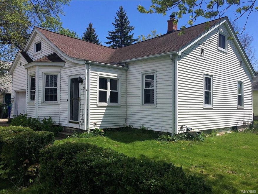 Welcome to 4 Kent Street in the heart of Blasdell,