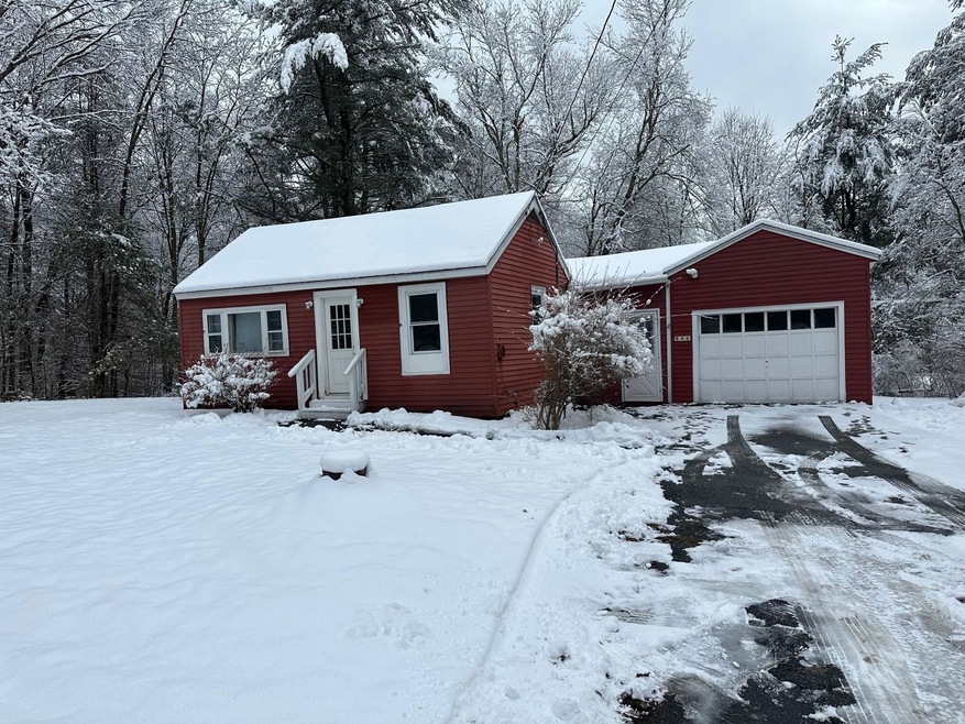 866 Bridge St, Pelham, NH 03076 - photo 1