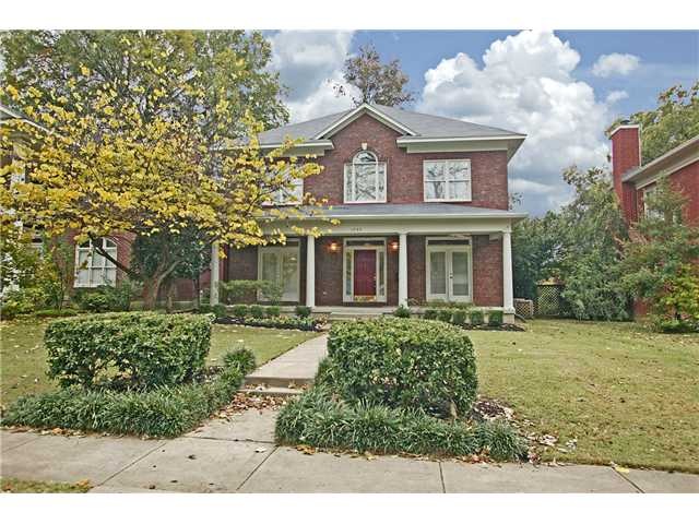 Beautiful traditional home built in 1996 combines 