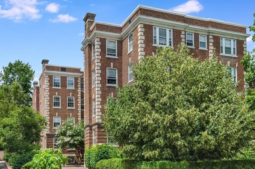 43 Linnaean St unit 46, Cambridge, MA 02138 - photo 1