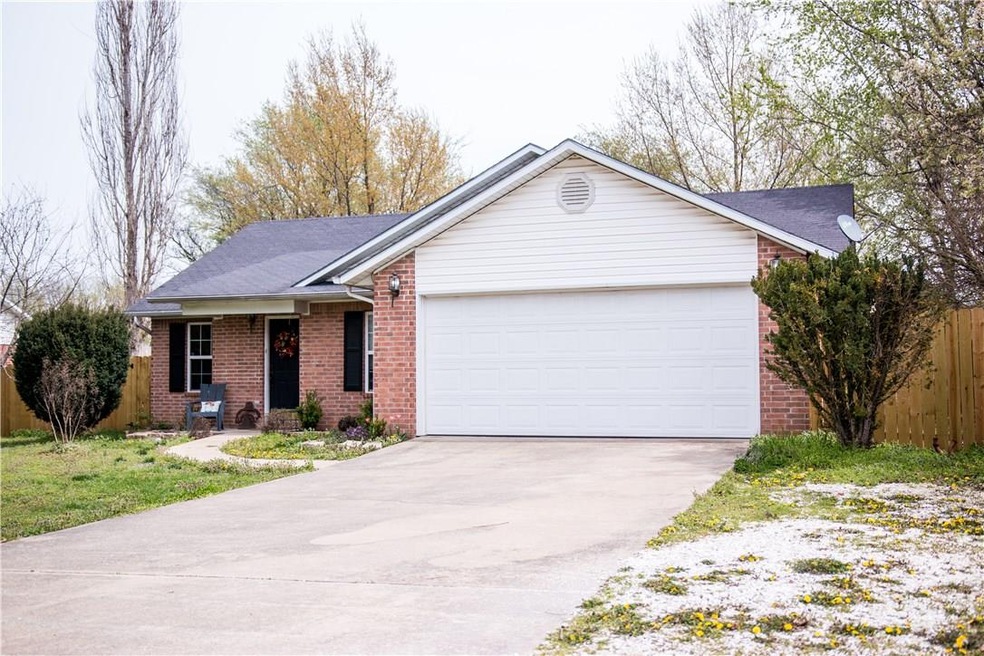 507 S Neal St, Prairie Grove, AR 72753 - photo 1