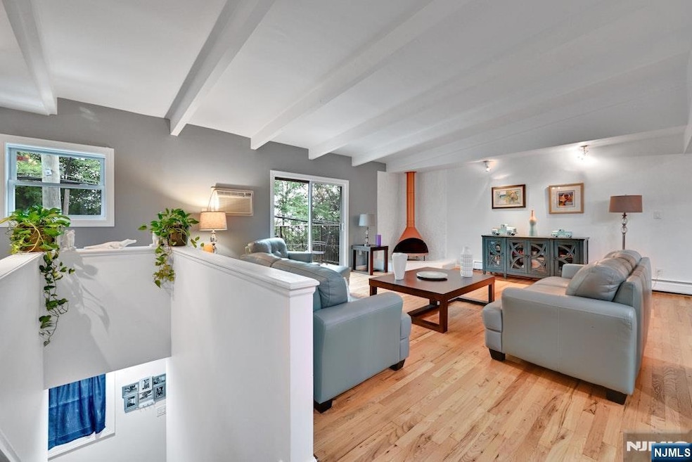 Pending $599,000 • Co-Listing Agent