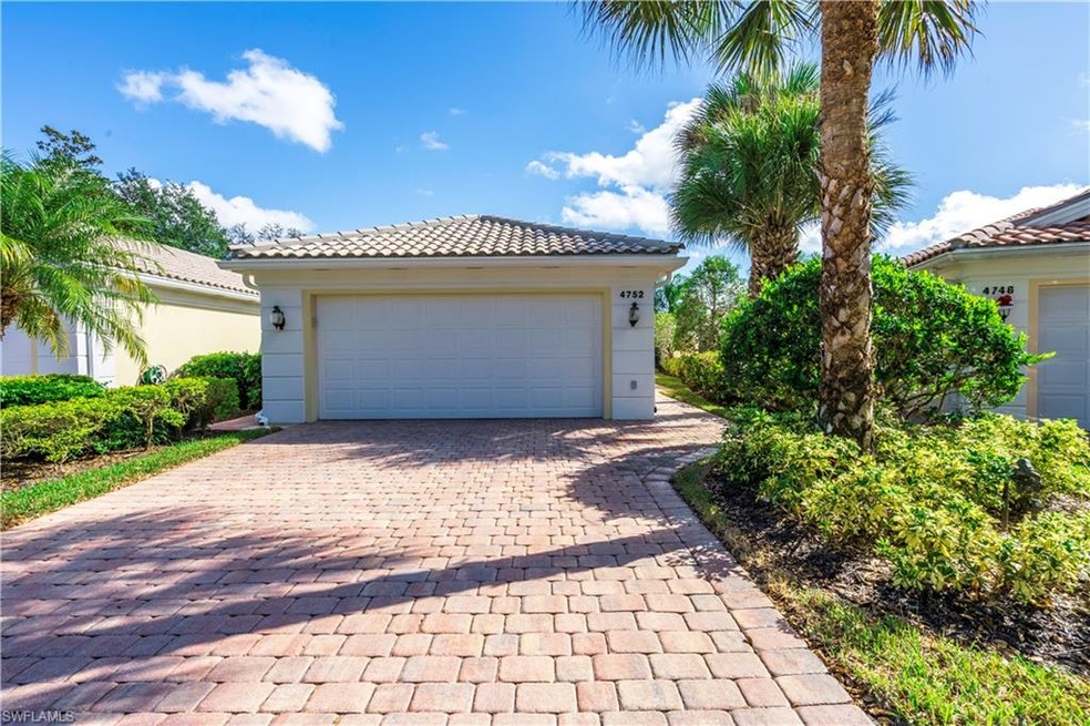 Private Villa located across from Park Setting