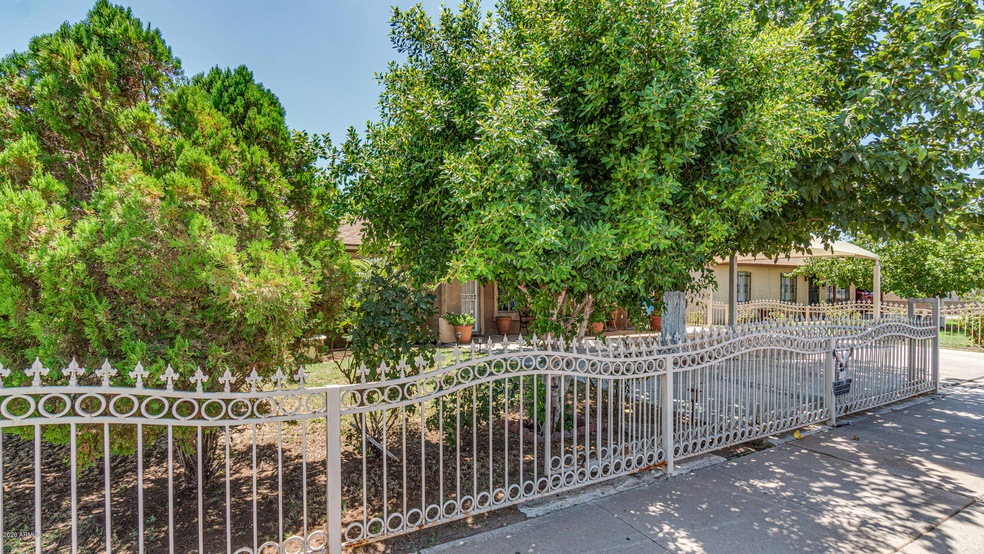 4807 W Almeria Rd, Phoenix, AZ 85035 - photo 1