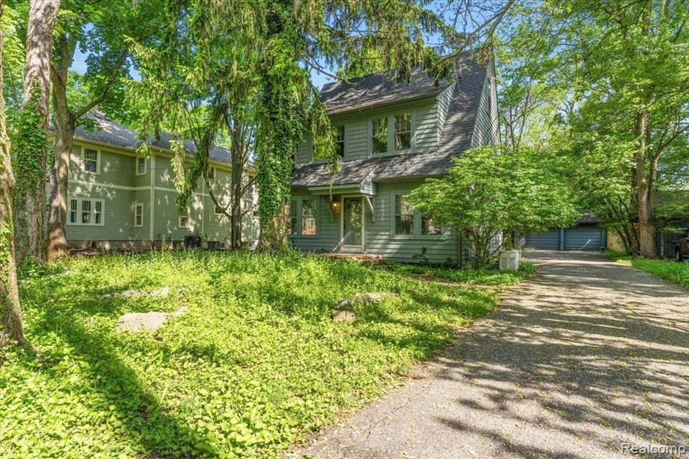 26070 Carol Ave, Franklin, MI 48025 - photo 1