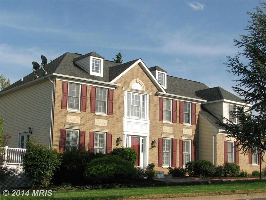 5506 Chestermill Ct, Fairfax, VA 22030 - photo 1