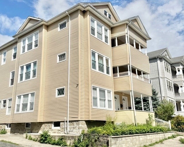 30 Loxwood St unit 3, Worcester, MA 01604 - photo 1