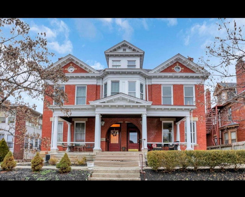 856 Bryden Rd