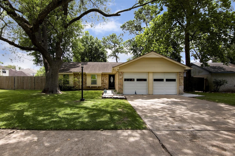 5003 Abercreek Ave, Friendswood, TX 77546 - photo 1