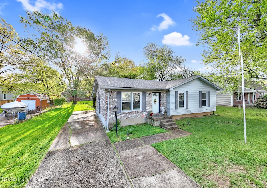 8219 Smyrna Pkwy, Louisville, KY 40228 - photo 1