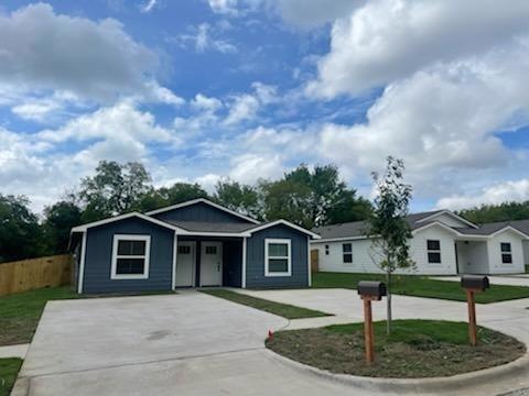 604 E 3rd St unit A & B, Bonham, TX 75418 - photo 1