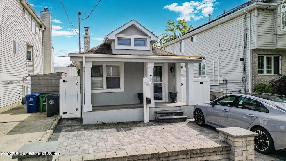 192 Bathgate St, Staten Island, NY 10312 - photo 1