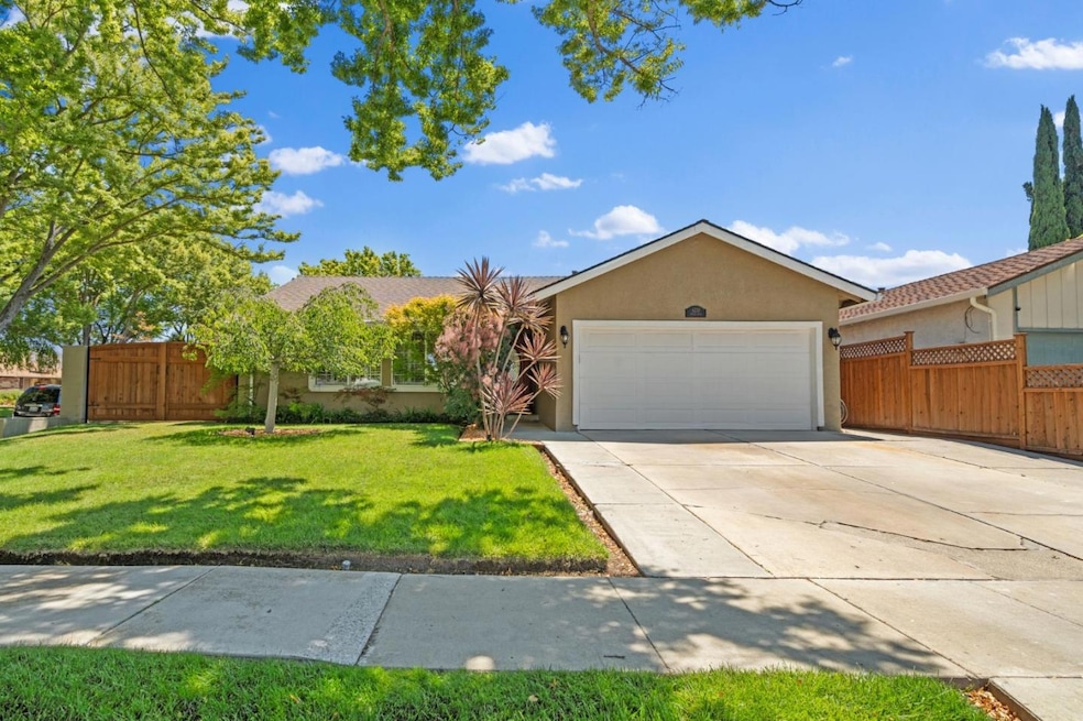 Sold $1,625,000 • Co-Listing Agent