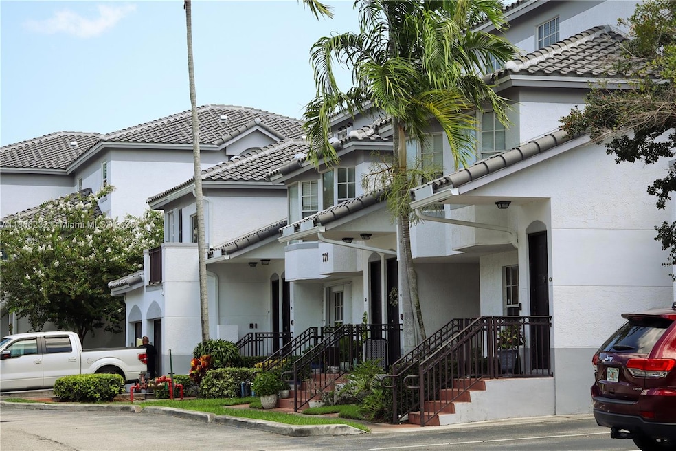 711 SW 148th Ave unit 412, Davie, FL 33325 - photo 1