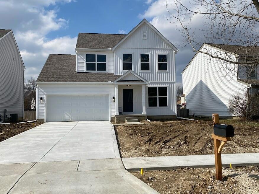 907 Harbinger Cir E, Columbus, OH 43213 - photo 1